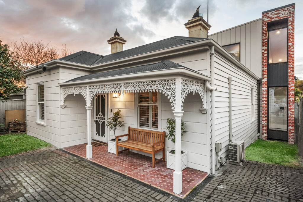 Heritage home extension in Hawthorn Melbourne. double-fronted federation-style cottage